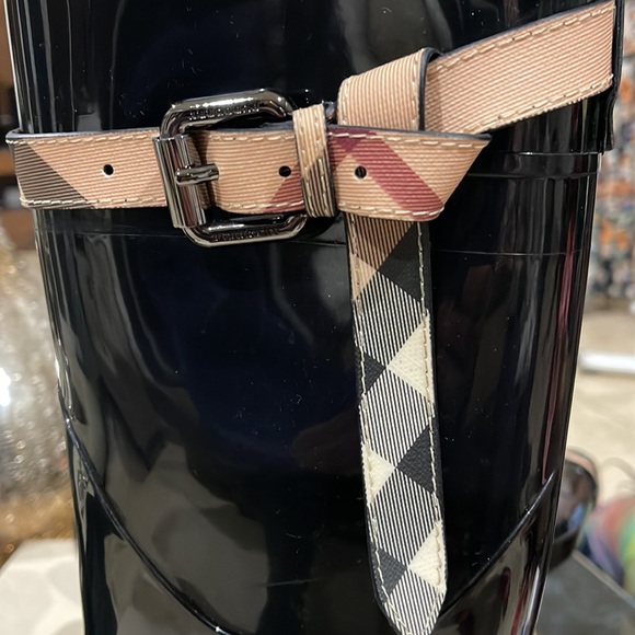 Burberry Women’s Kenyon Nova Belt Rainboots Size: 39 Made In Italy - Picture 8 of 8